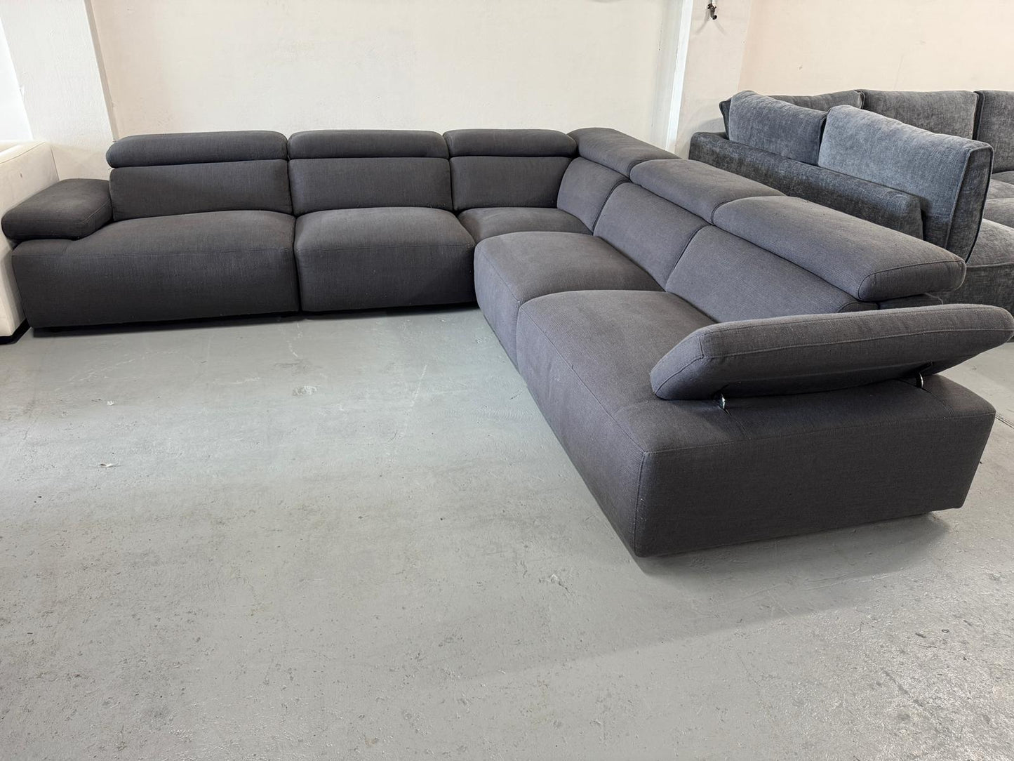 ⭐️ Nick Scali corner sofa  Sofa | Pre-owned – Steam cleaned | SYDNEY WIDE DELIVERY