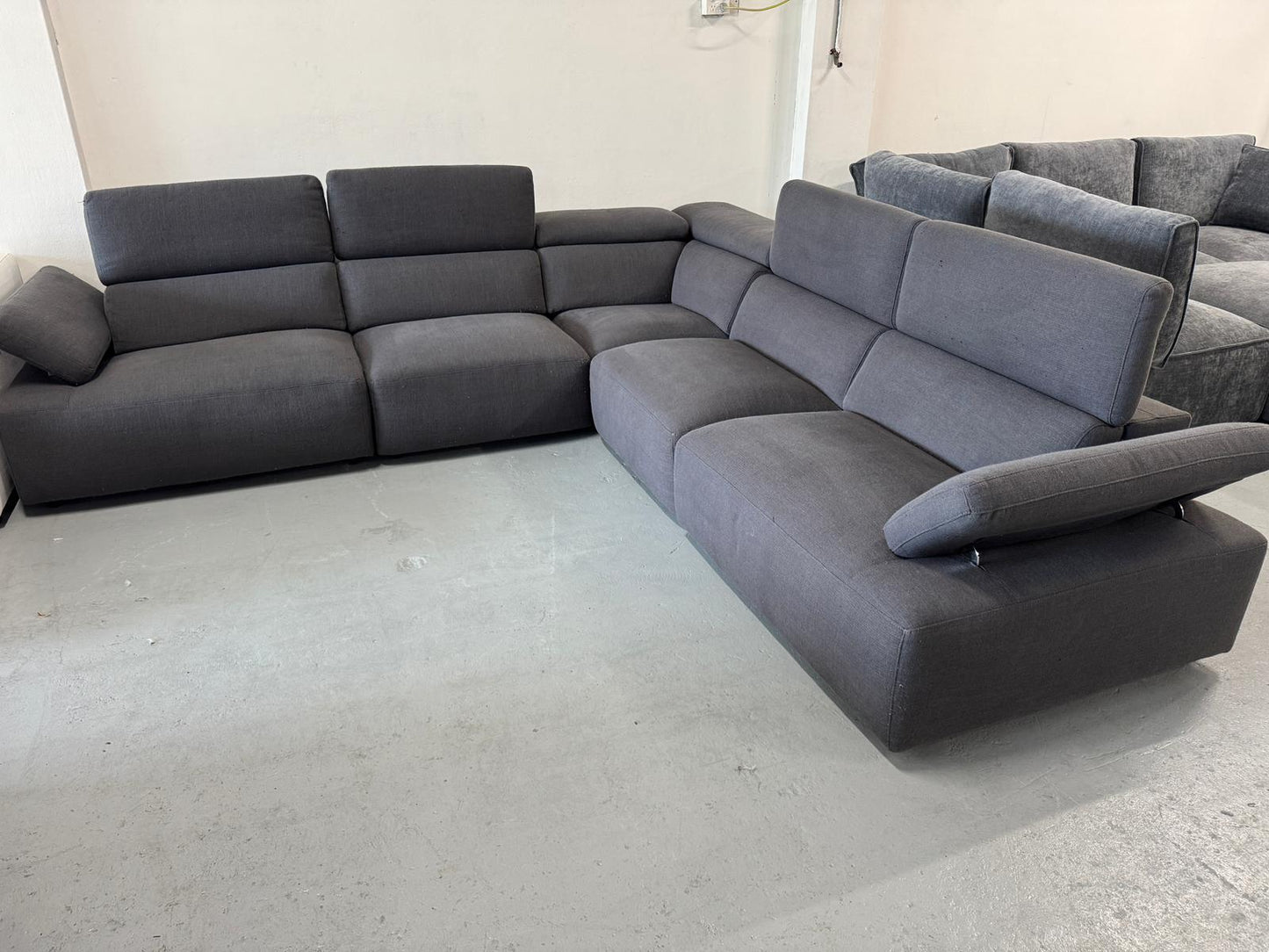 ⭐️ Nick Scali corner sofa  Sofa | Pre-owned – Steam cleaned | SYDNEY WIDE DELIVERY