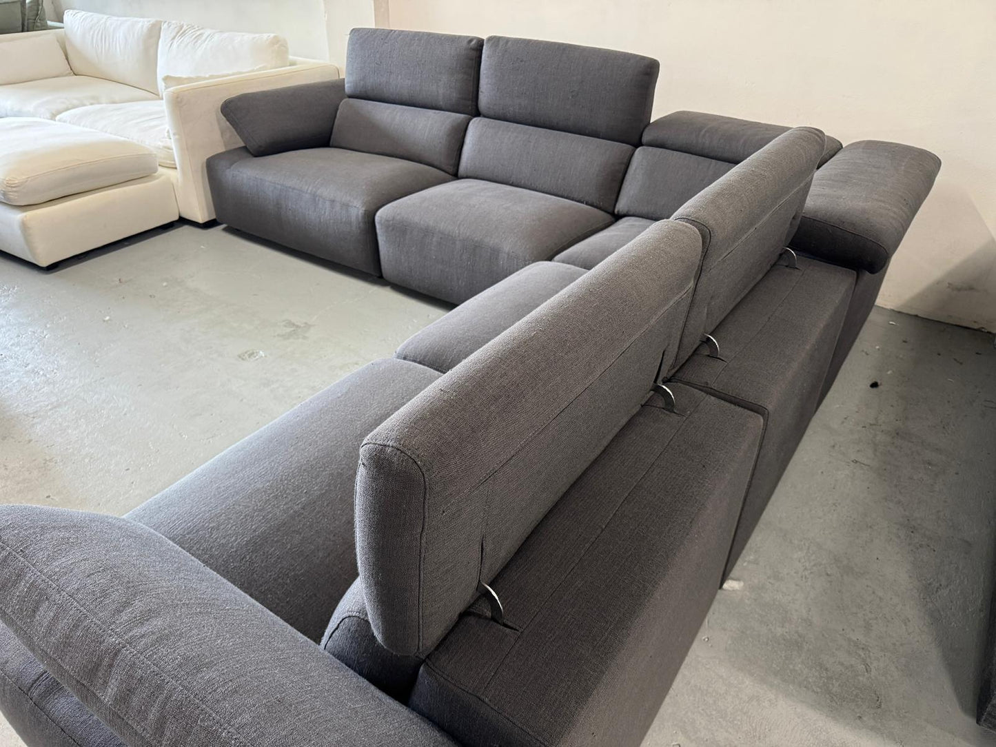 ⭐️ Nick Scali corner sofa  Sofa | Pre-owned – Steam cleaned | SYDNEY WIDE DELIVERY
