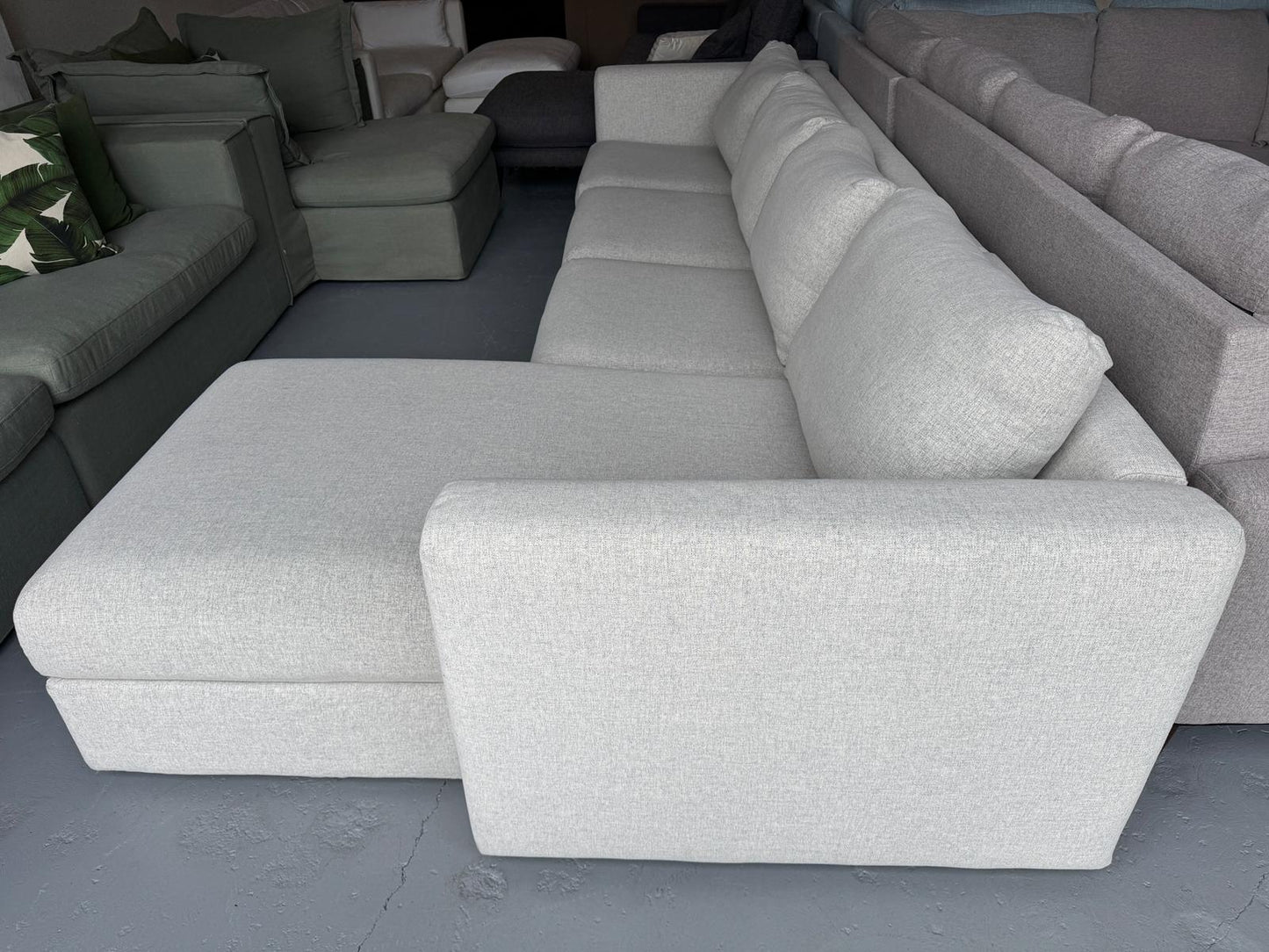 ⭐️ Cream L-shape Sofa | Pre-owned – Steam cleaned | SYDNEY WIDE DELIVERY