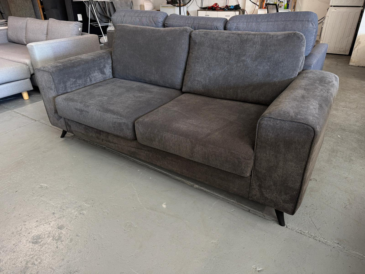 ⭐️Harvey norman 2.5 seater sofa| Pre-owned – Steam cleaned | SYDNEY WIDE DELIVERY
