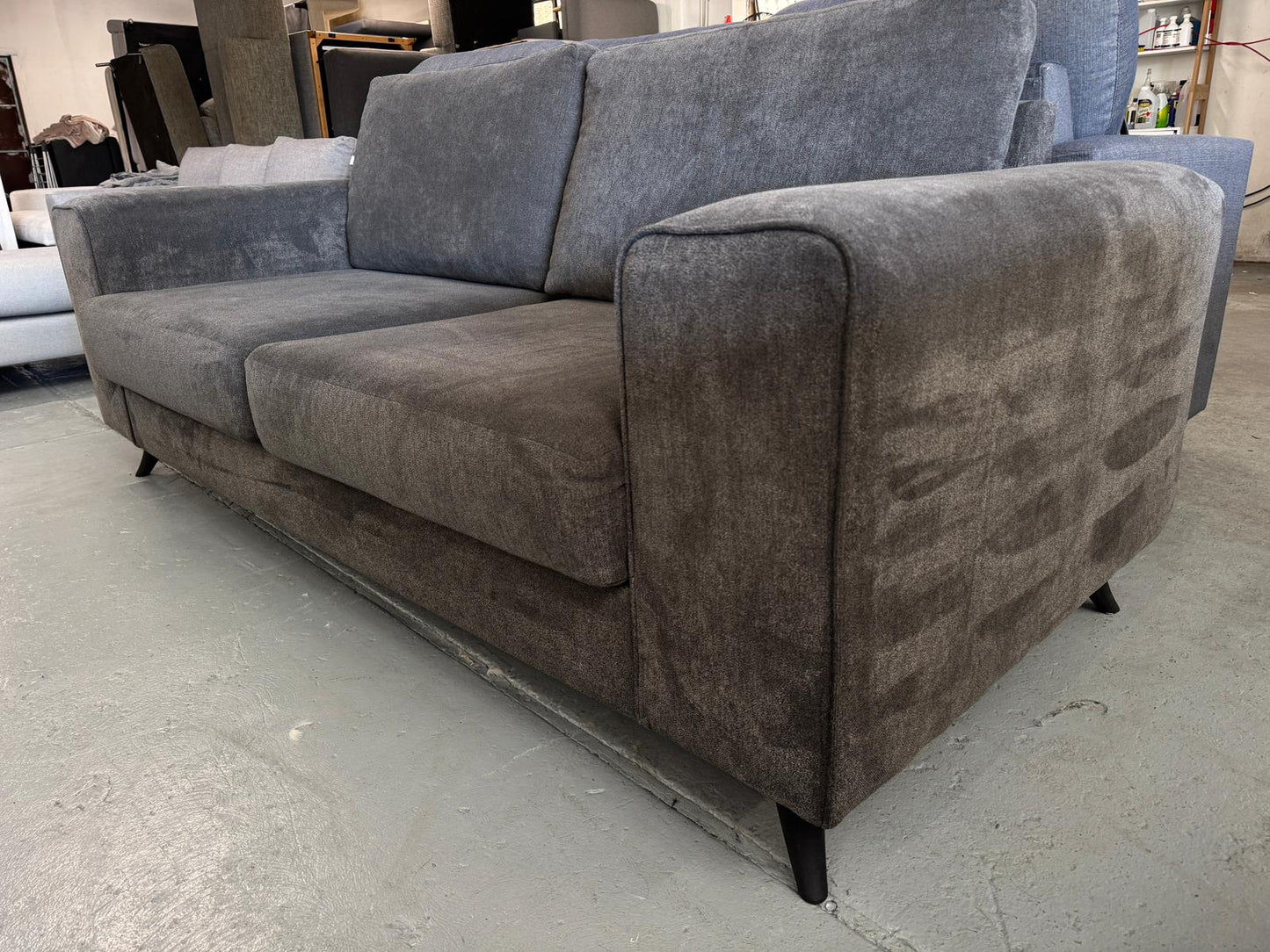 ⭐️Harvey norman 2.5 seater sofa| Pre-owned – Steam cleaned | SYDNEY WIDE DELIVERY