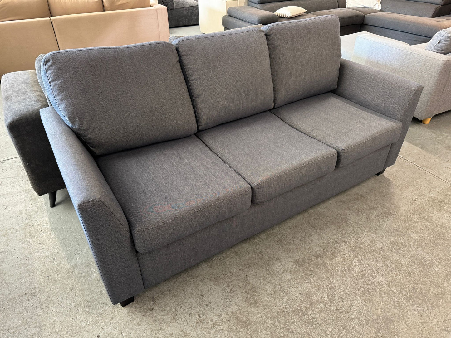 ⭐️ Ashley design furniture | Pre-owned – Steam cleaned | SYDNEY WIDE DELIVERY