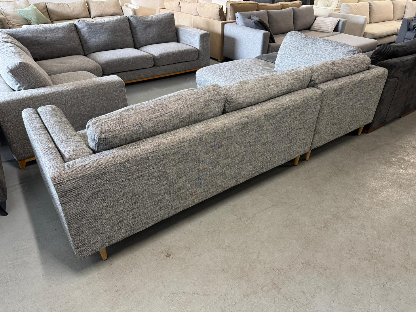 ⭐️Lounge lovers L-shape sofa | Pre-owned – Steam cleaned | SYDNEY WIDE DELIVERY