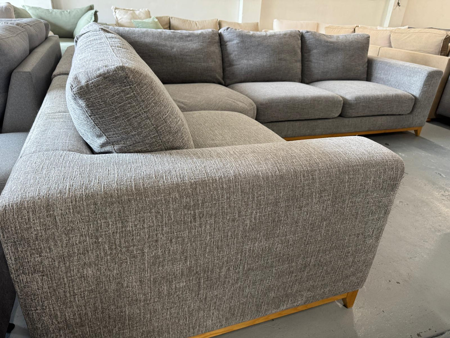 ⭐️Nick Scali Corner sofa | Pre-owned – Steam cleaned | SYDNEY WIDE DELIVERY