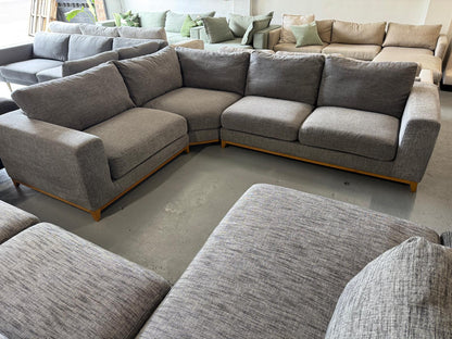 ⭐️Nick Scali Corner sofa | Pre-owned – Steam cleaned | SYDNEY WIDE DELIVERY