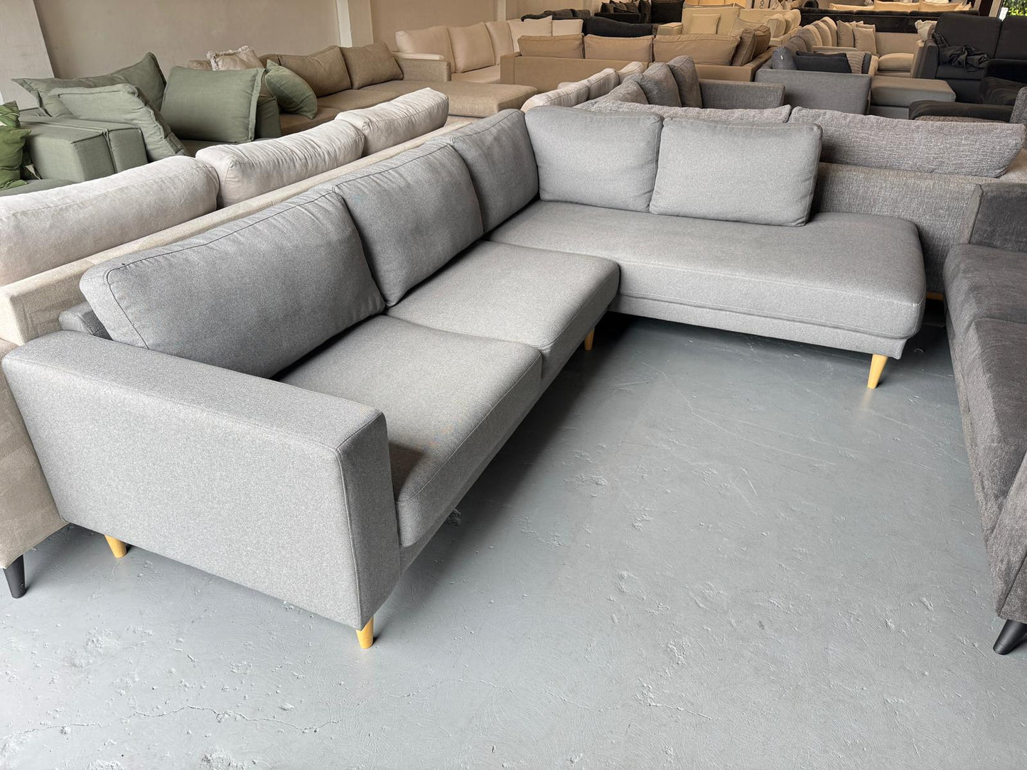 ⭐️Lounge lovers L-shape sofa| Pre-owned – Steam cleaned | SYDNEY WIDE DELIVERY