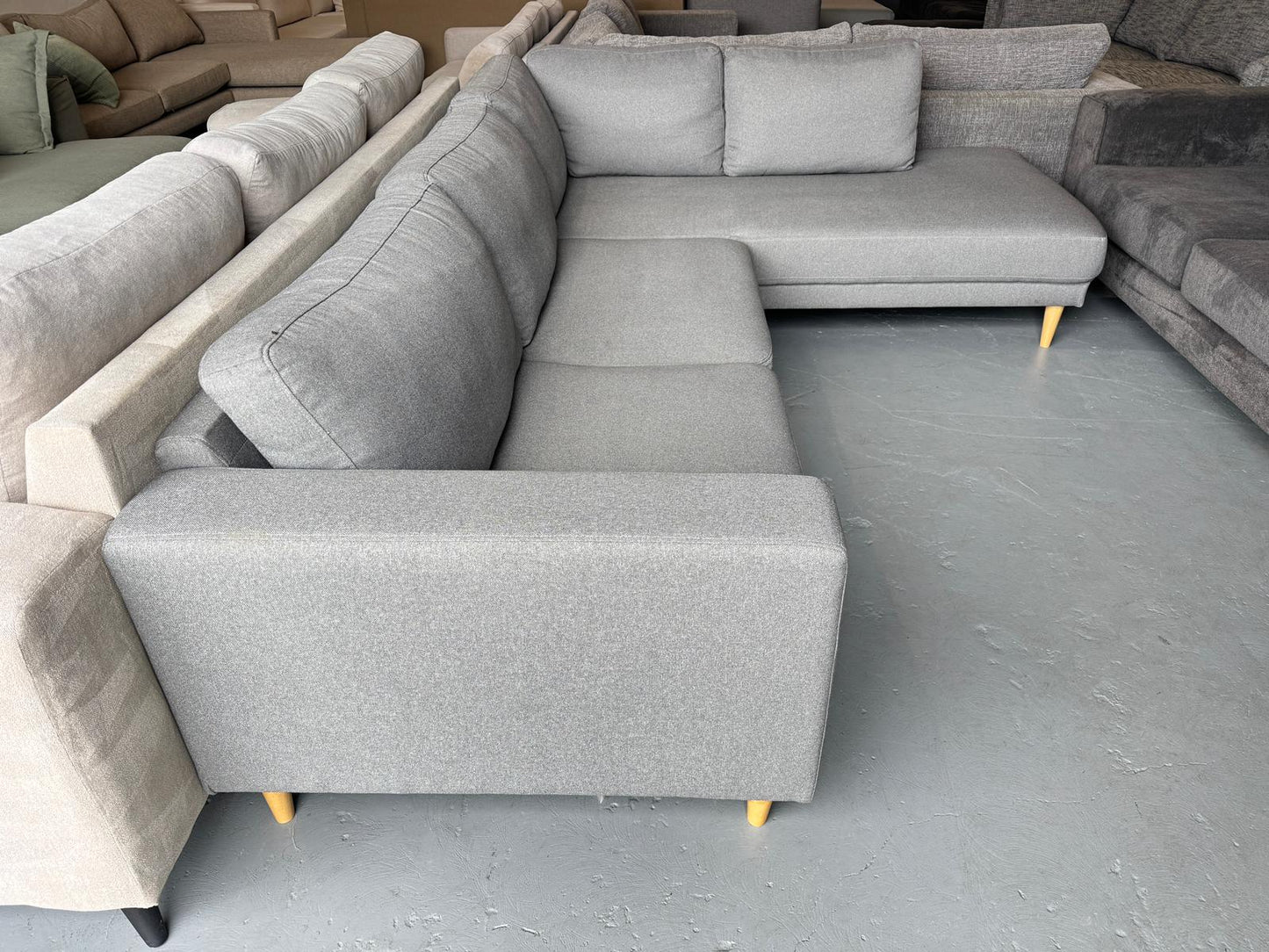 ⭐️Lounge lovers L-shape sofa| Pre-owned – Steam cleaned | SYDNEY WIDE DELIVERY