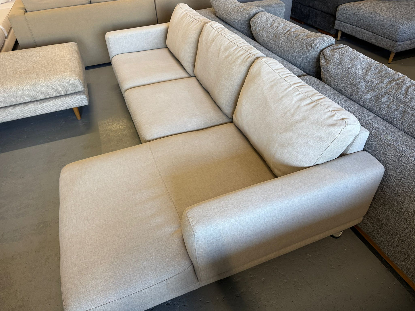 ⭐️Nick scali L-shape sofa | Pre-owned – Steam cleaned | SYDNEY WIDE DELIVERY
