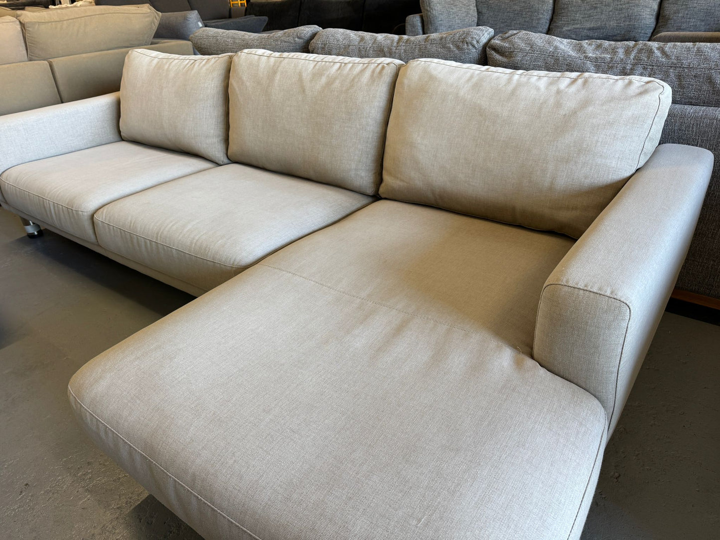⭐️Nick scali L-shape sofa | Pre-owned – Steam cleaned | SYDNEY WIDE DELIVERY