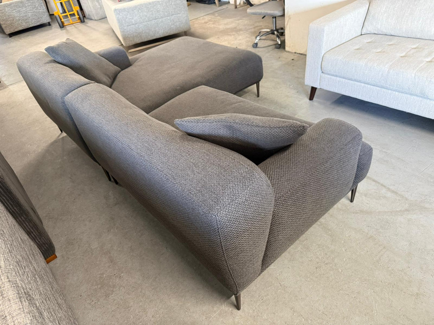 ⭐️Brosa charcoal L shape sofa | Pre-owned – Steam cleaned | SYDNEY WIDE DELIVERY