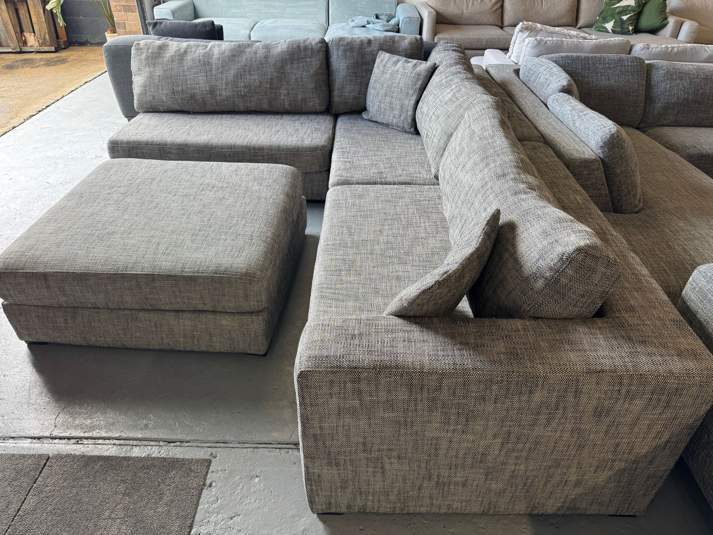 ⭐️ Freedom L-shape with ottoman | Pre-owned – Steam cleaned | SYDNEY WIDE DELIVERY