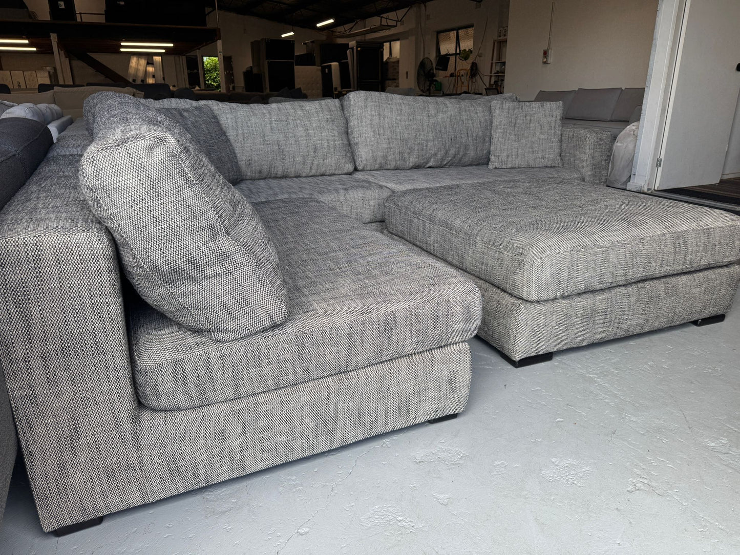 ⭐️ Freedom L-shape with ottoman | Pre-owned – Steam cleaned | SYDNEY WIDE DELIVERY
