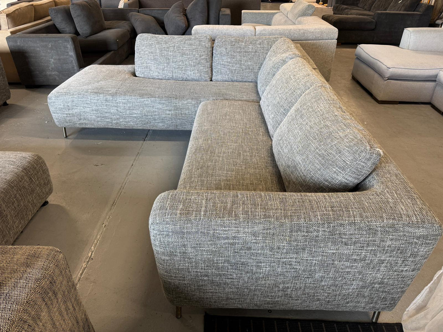 ⭐️FocusOn Furniture L-shape Sofa | Pre-owned – Steam cleaned | SYDNEY WIDE DELIVERY