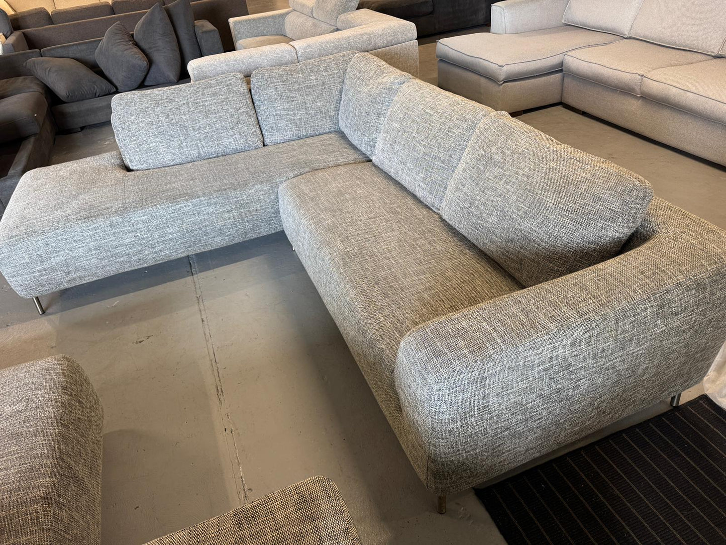 ⭐️FocusOn Furniture L-shape Sofa | Pre-owned – Steam cleaned | SYDNEY WIDE DELIVERY