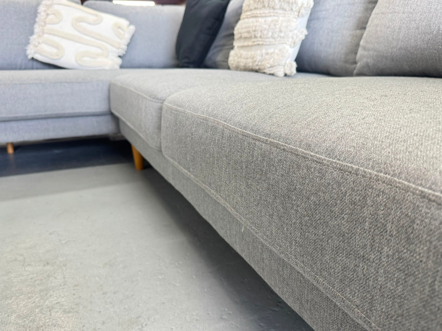 ⭐️Focus On corner sofa | Pre-owned – Steam cleaned | SYDNEY WIDE DELIVERY