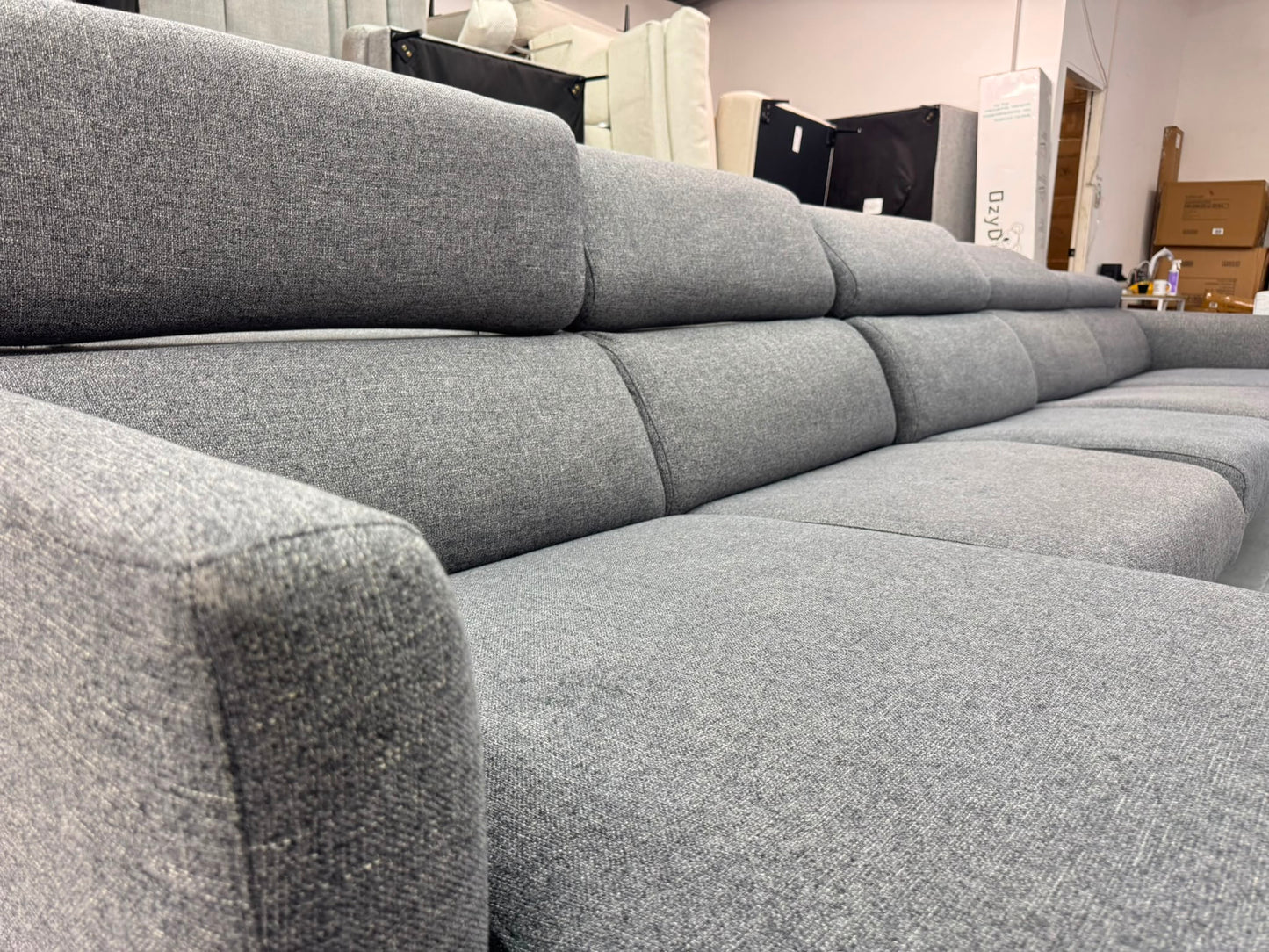⭐️Focus On L-shape sofa with adjustable headrest | Pre-owned – Steam cleaned | SYDNEY WIDE DELIVERY