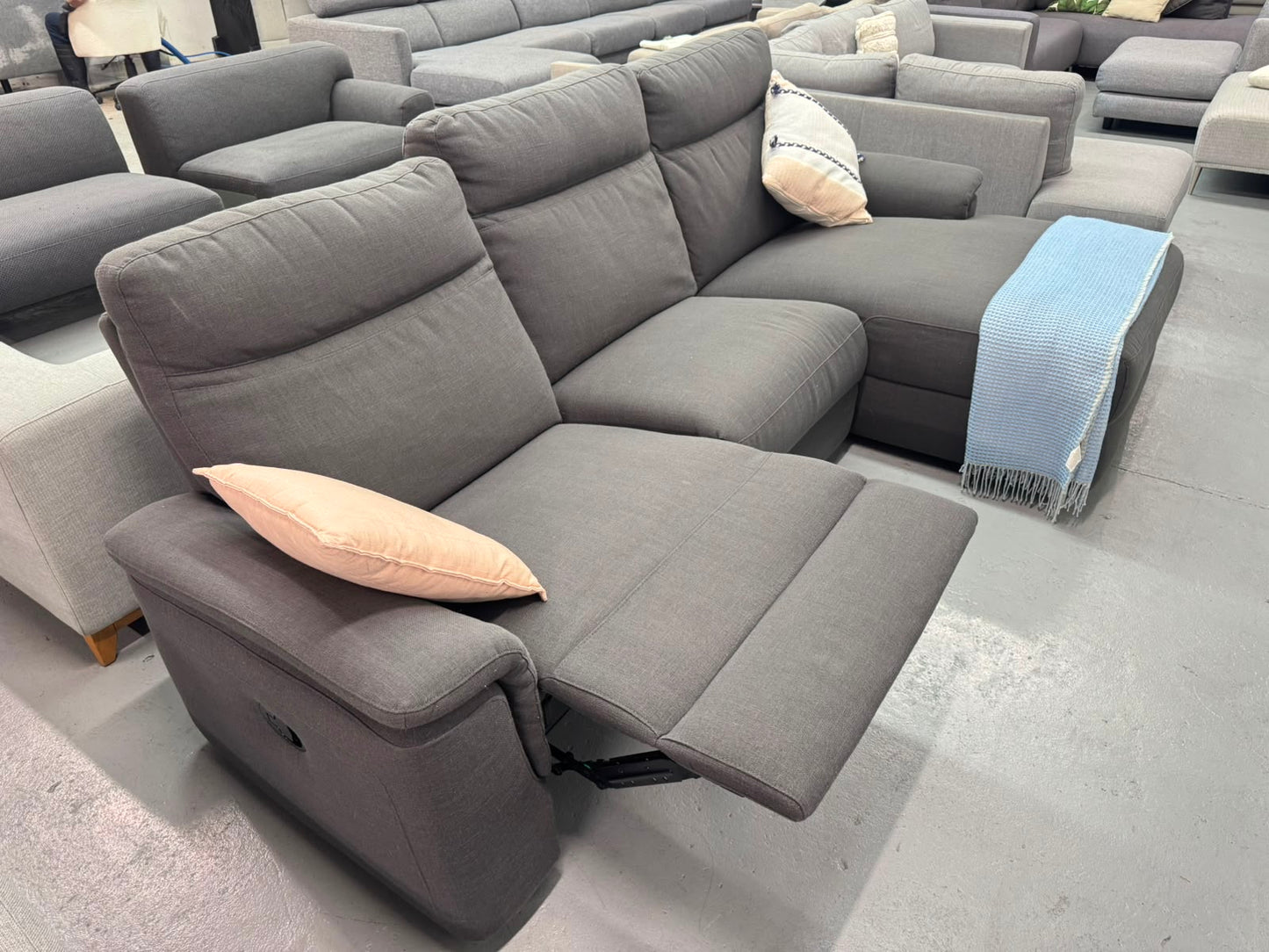 Nick Scali L shape with manual recliner | Pre-owned – Steam cleaned | SYDNEY WIDE DELIVERY