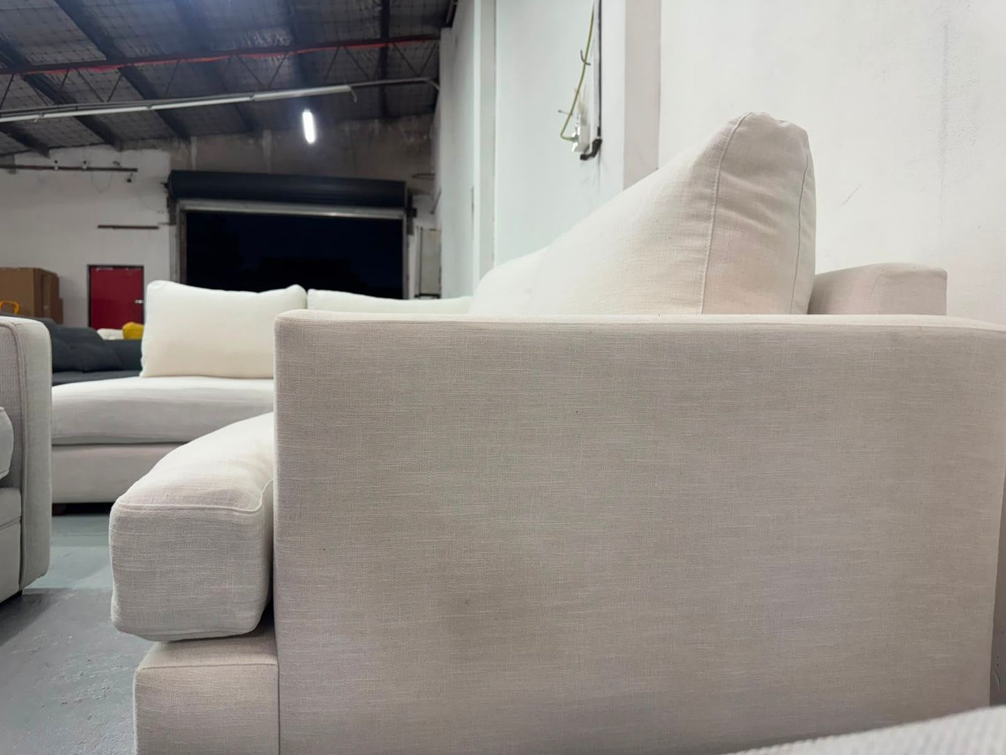 White Corner Sofa – Spacious Design | Pre-Owned | Steam Cleaned | Sydney-Wide Delivery