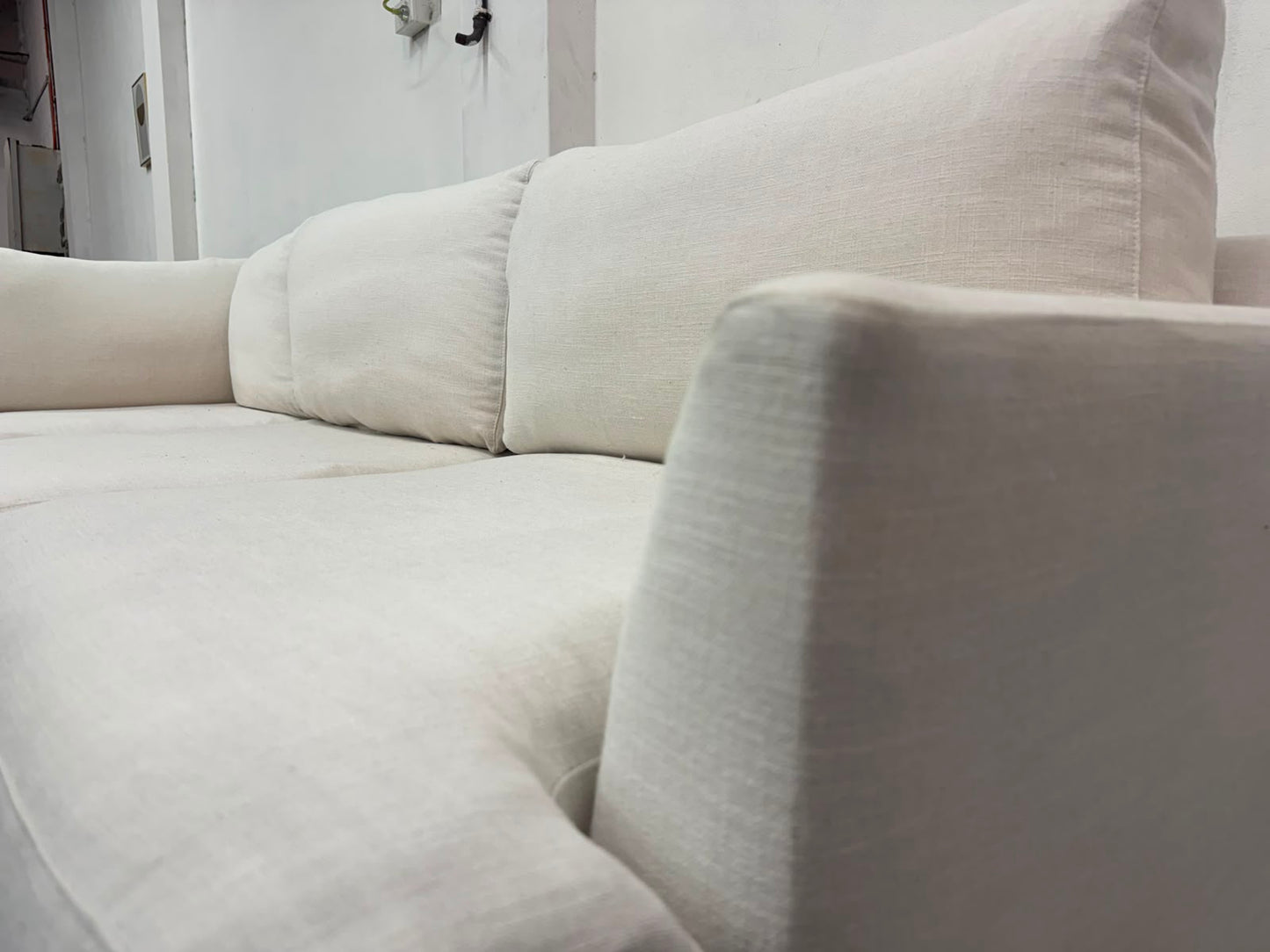 White Corner Sofa – Spacious Design | Pre-Owned | Steam Cleaned | Sydney-Wide Delivery