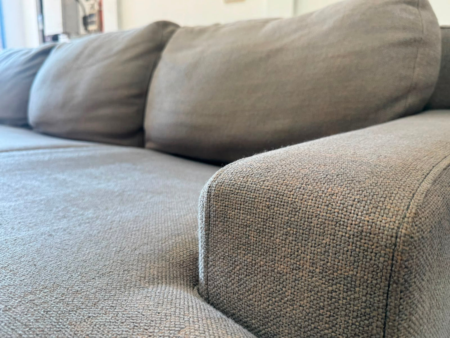 Plush Beige L-Shape Sofa – 4 Wide Seats | Pre-Owned | Steam Cleaned | Sydney-Wide Delivery