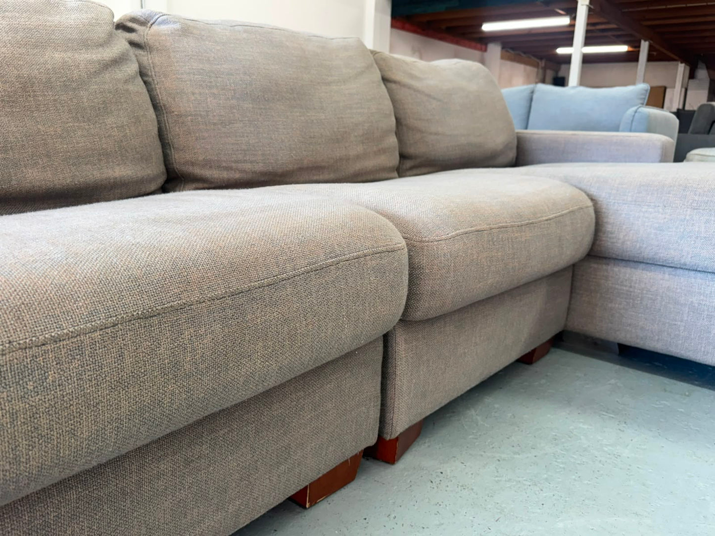 Plush Beige L-Shape Sofa – 4 Wide Seats | Pre-Owned | Steam Cleaned | Sydney-Wide Delivery